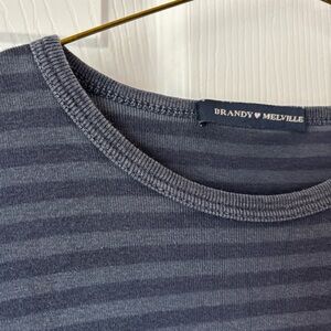 Brandy Melville Women’s striped t-shirt gray navy blue